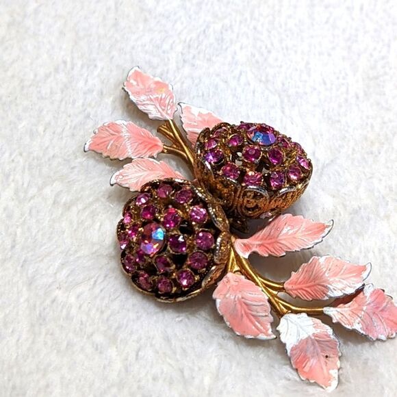 Vintage 50's Pink Dual Flower Rhinestone Brooche with Pink Enameled Leaves - Picture 2 of 8